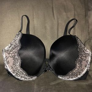 38DD Victoria’s Secret Very Sexy Plunge
